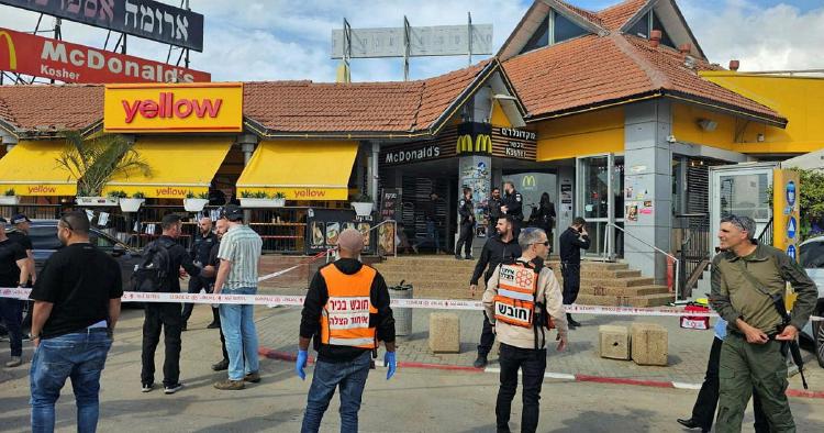 Israel denies targeting Gazans awaiting aid; Netanyahu: Hamas' truce proposal unrealistic